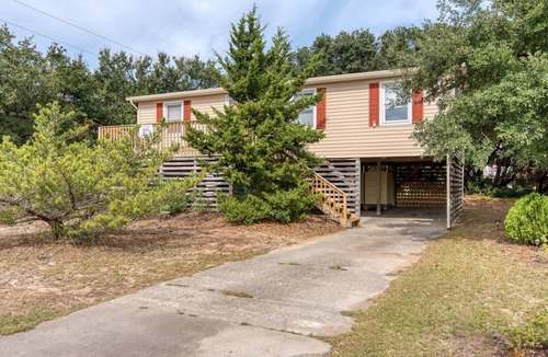 Kill Devil Hills House | 364 - Heart of the Island - Close to the Beach and Wright Brothers Memorial!