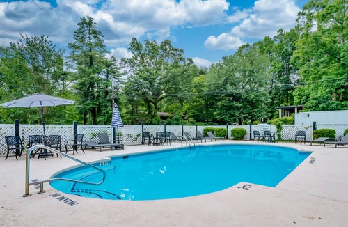 Flat Rock Condo | 37 m² Condo ∙ 4 guests
