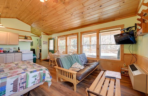 Bryson City House | 38 m² House ∙ 4 guests