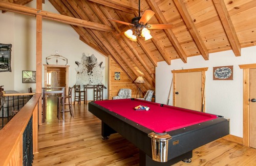 Rutherfordton Cabin | 381 m² Cabin ∙ 5 bedrooms ∙ 12 guests