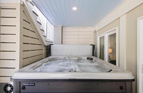 Sea Pines House | 39 Oak Court