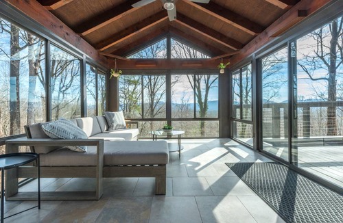 Royal Pines House | 390 m² House ∙ 6 bedrooms ∙ 10 guests