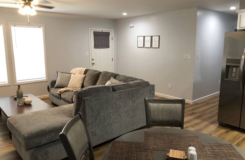 Long View House | 3BR/2BA Stylish & Comfortablen3 Queen Beds