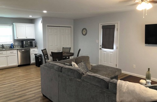 Long View House | 3BR/2BA Stylish & Comfortablen3 Queen Beds