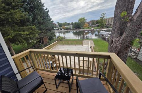 McHenry House | 3BR 2BTH Waterfront Vacation Rental on Riverwalk to Downtown McHenry with Pier