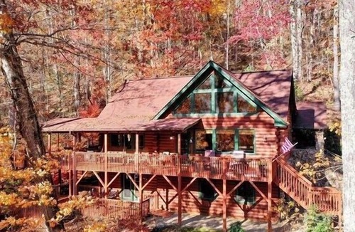 Ridgewood Estates House | 3BR /3.5 BA, Stone Fire-Pit area, 2 short walking trails, Hot-Tub!