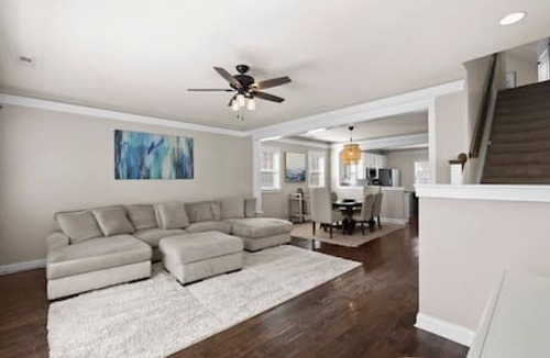 Wesley Heights House | 3BR/3.5bath Uptown Aloft house.