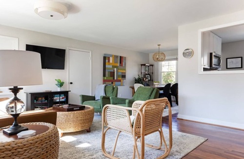 Ridgewood House | 3BR Cozy Raleigh Ranch | Fire Pit + Fenced In Yard