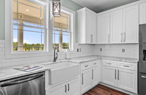 Oak Hammock House | 3BR Harkers Island Dream King bed Sound Views