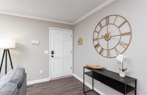 North Raleigh House | 3BR Kid Friendly Fenced in Swingset