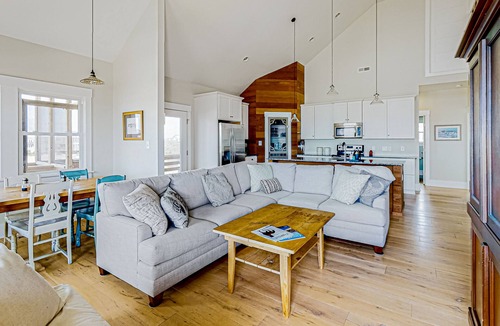 Carova Beach House | 3BR ocean-view home with beach access & large deck