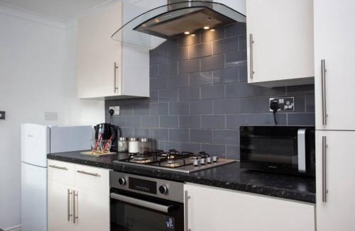 Sunderland House | 3BR Retreat High Barnes Wifi