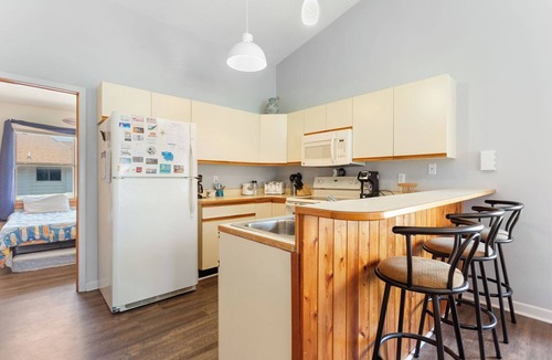 Kitty Hawk House | 3BR Sea Dunes Townhome w/Pool & Beach Access
