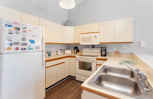 Kitty Hawk House | 3BR Sea Dunes Townhome w/Pool & Beach Access