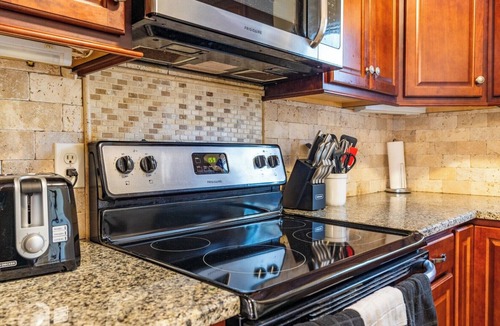Southwest Raleigh House | 3BR with Personal TVs in Raleigh! 2 King Beds!