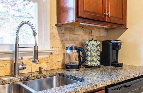 Southwest Raleigh House | 3BR with Personal TVs in Raleigh! 2 King Beds!