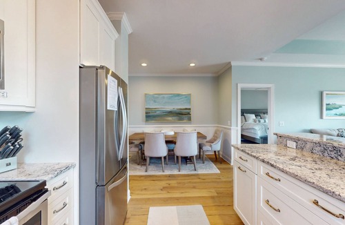 St. James Condo | 3rd-floor condo with marina & Intercoastal Waterway views, porch, W/D, & AC