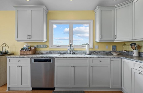 Emerald Isle House | 3rd Row Oceanview,Private pool,hot tub,pet friendly,very short walk to beach