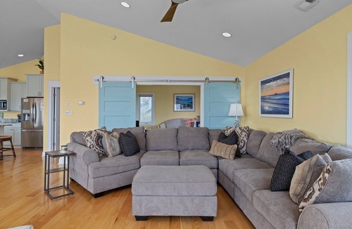 Emerald Isle House | 3rd Row Oceanview,Private pool,hot tub,pet friendly,very short walk to beach