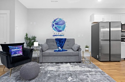 Third Ward House | 3rd ward beauty: 2 kitchens, 2 living rooms, Great space for large groups!