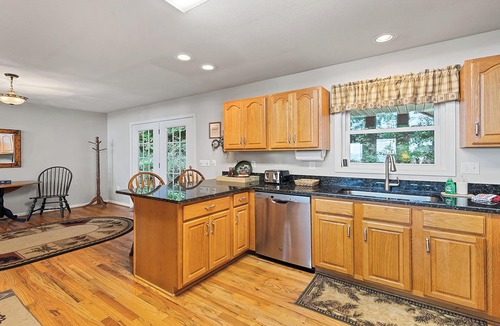 Waynesville House | 4,000ft in Elevation with Layered Mtn Views, HOT TUB, Wifi, Firepit, and privacy