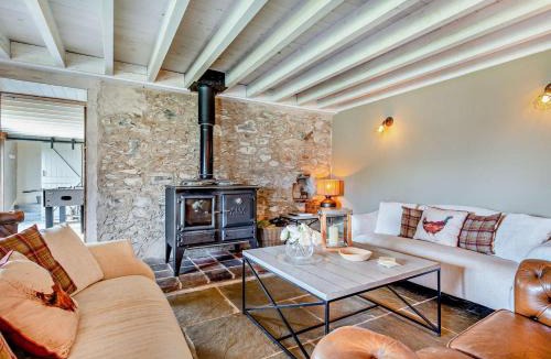 Llanddeusant House | 4 Bed in Amlwch oc-90258