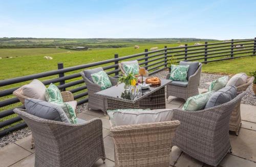 Hartland House | 4 Bed in Bideford oc-83444