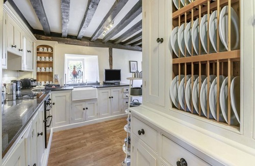 Honiton Cottage | 4 Bed in Honiton (oc-o32661)