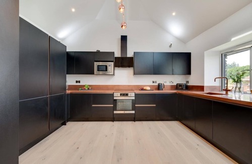 Liskeard House | 4 Bed in Horningtops (oc-northt)