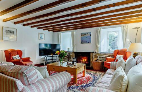Liskeard House | 4 Bed in Liskeard oc-47668