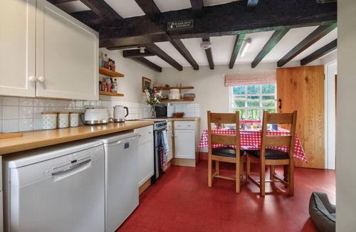 Llansantffraid-ym-Mechain Cottage | 4 Bed in Llansantffraid (oc-g38212)
