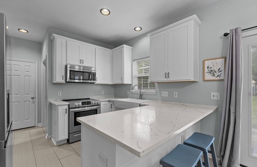 Holly Springs House | 4 bedroom, 2 1/2 bathroom single family home with garage and fenced in yard!
