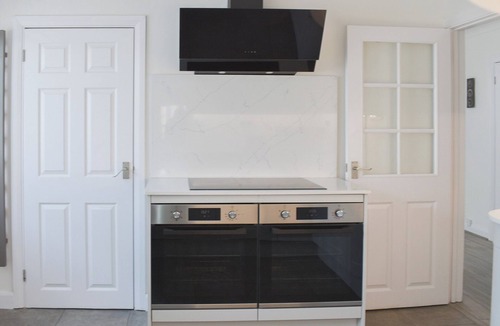 Middleton-on-Sea Cottage | 4 bedroom accommodation in Middleton-on-Sea, near Bognor Regis