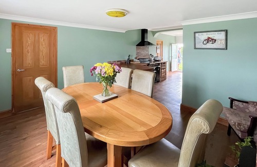 Long Sutton Cottage | 4 bedroom accommodation in Long Sutton, near Spalding