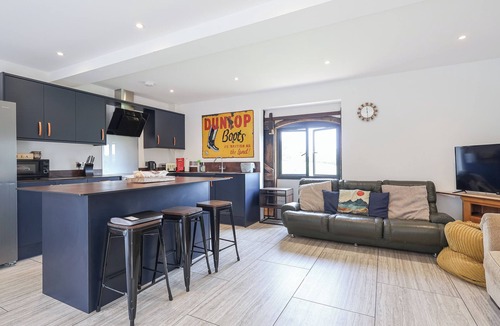 Huntley Cottage | 4 bedroom accommodation in Gloucester