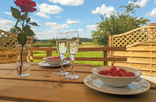 Lowestoft Cottage | 4 bedroom accommodation in Carlton Colville, near Lowestoft