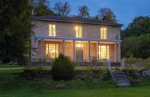 Shrewton Cottage | 4 bedroom accommodation in Shrewton, near Salisbury
