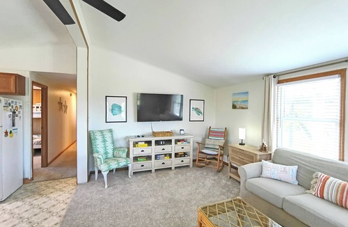 Salvo Cottage | 4-bedroom cottage with short walk to beach. A/C, Wifi, Pets accepted
