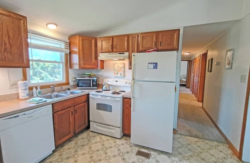 Salvo Cottage | 4-bedroom cottage with short walk to beach. A/C, Wifi, Pets accepted