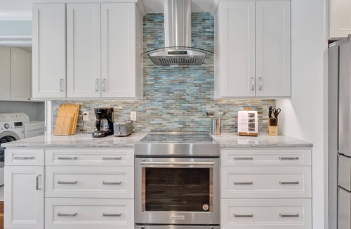 Wilmington House | 4-Bedroom Haven with Saltwater Pool - Your Ultimate Escape Awaits!