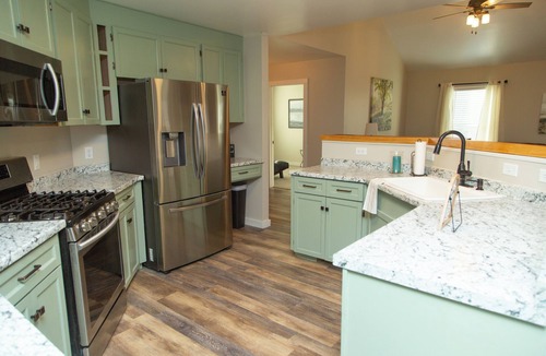 Hendersonville House | 4-bedroom in Hendersonville/Game Room & Pool Table with Gorgeous Mountain Views