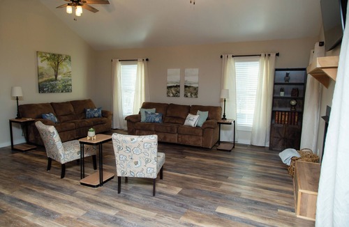 Hendersonville House | 4-bedroom in Hendersonville/Game Room & Pool Table with Gorgeous Mountain Views