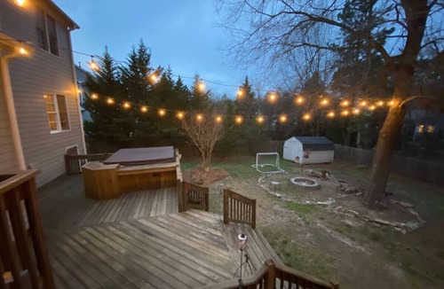 Jamestown House | 4 bedrooms/Hot tub/playground/trails/Market/Wyndham/Coliseum