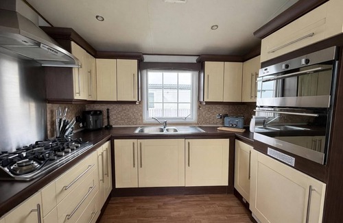 Barmston House | 4 berth caravan with full sea view at Barmston Beach Holiday Park ref 62047O