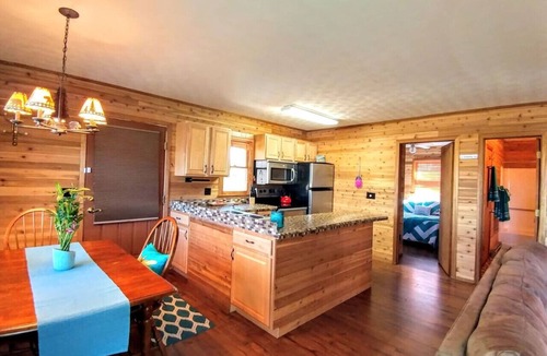 Whittier Cabin | 4 Cabins/Mountain Views/Jacuzzi/Wi-Fi/Large Groups