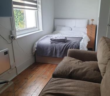 Hove Apartment | 4 Compact Studio - Prime Location - Quiet