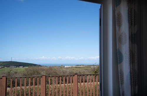 Mullacott Cabin | 4 Meadow View Lodge - 2 Bed-sleeps 4-TJS4MV