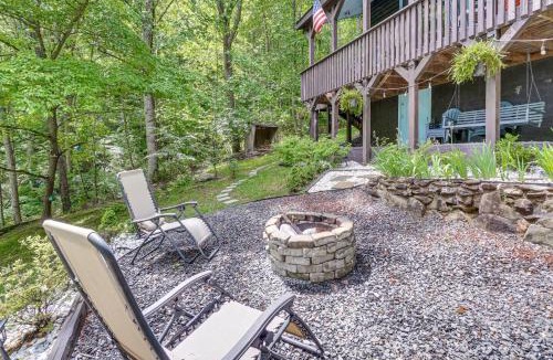 Robbinsville House | 4 Mi to Lake Santeetlah Cabin with Deck and Views