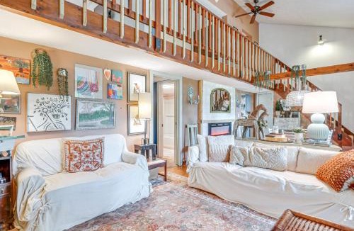 Robbinsville House | 4 Mi to Lake Santeetlah Cabin with Deck and Views
