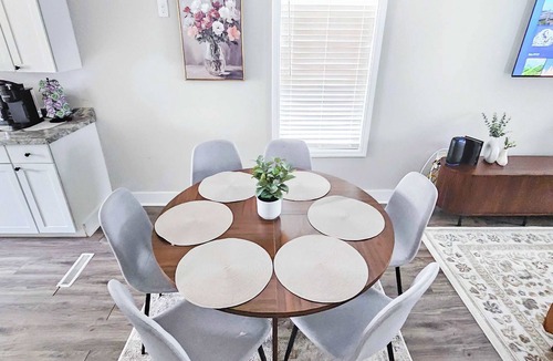 Burlington House | 4 Min to Downtown - 5 Min to Elon -Wi-Fi